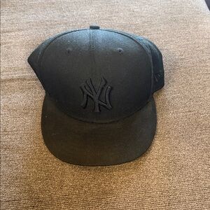 Yankees New Era Black Fitted Hat